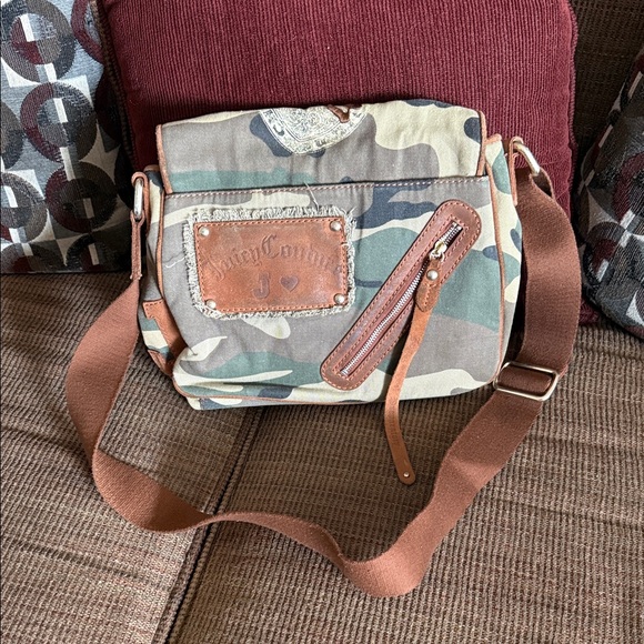 Juicy Couture Camouflage Crossbody Bag - Picture 2 of 4